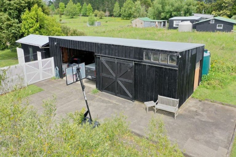 Photo of property in 623 State Highway 16, Kumeu, 0891
