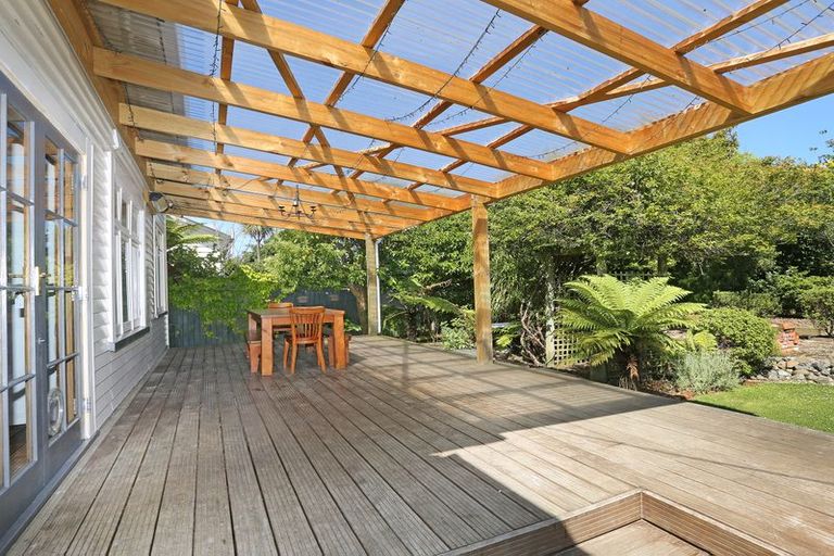 Photo of property in 390 Featherston Street, Palmerston North, 4414