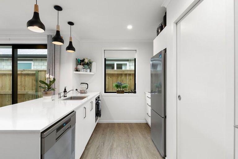 Photo of property in 28 Foley Grove, Pyes Pa, Tauranga, 3110