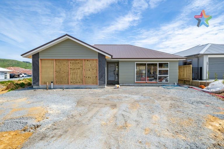 Photo of property in 8 Kairaumati Crescent, Kelson, 5010