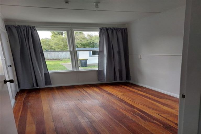 Photo of property in 33 Railway Crescent, Masterton, 5810