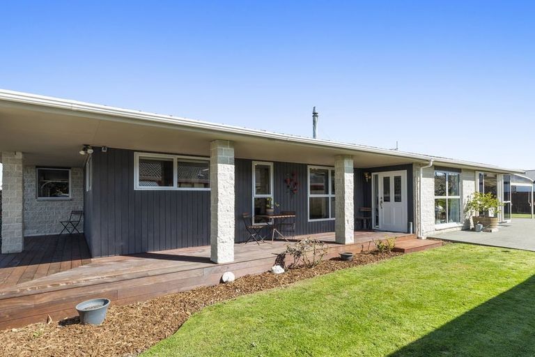 Photo of property in 43 Dunbarton Street, Redwood, Christchurch, 8051