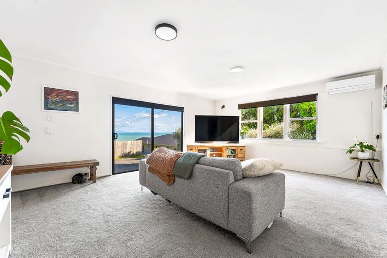 Photo of property in 26b Wade River Road, Stanmore Bay, Whangaparaoa, 0932
