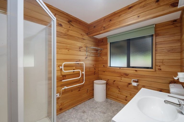Photo of property in 1 Lakemere Way, Kinloch, Taupo, 3377