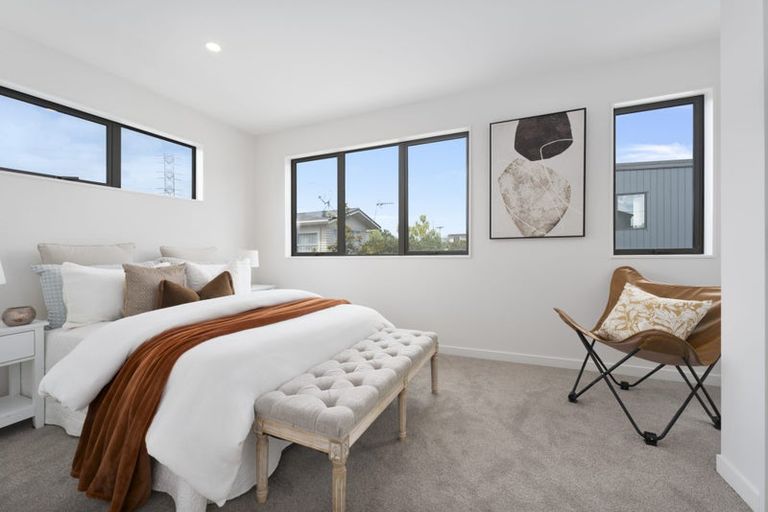 Photo of property in 31 Tiroroa Avenue, Te Atatu South, Auckland, 0610