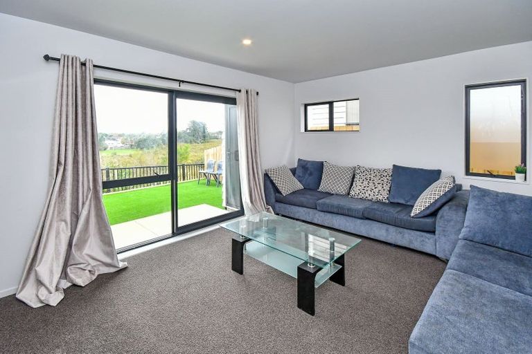 Photo of property in 38 Matawhanga Drive, Wattle Downs, Auckland, 2103