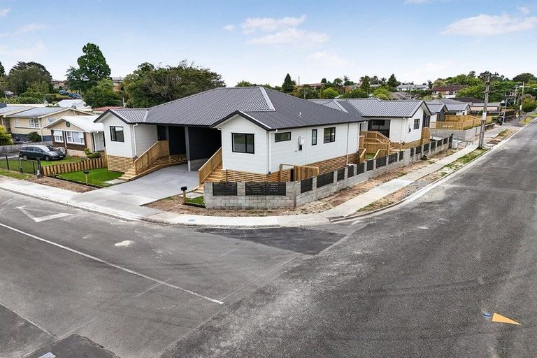 Photo of property in 1/2 Wedgewood Place, Dinsdale, Hamilton, 3204