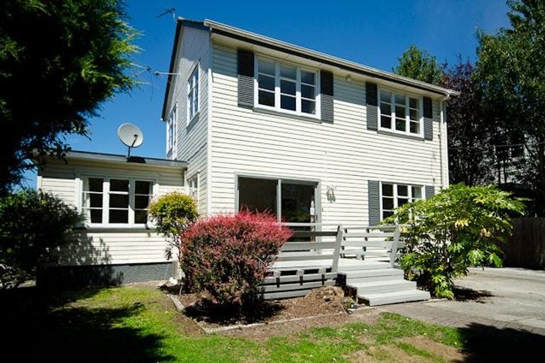 Photo of property in 17 Auburn Avenue, Upper Riccarton, Christchurch, 8041