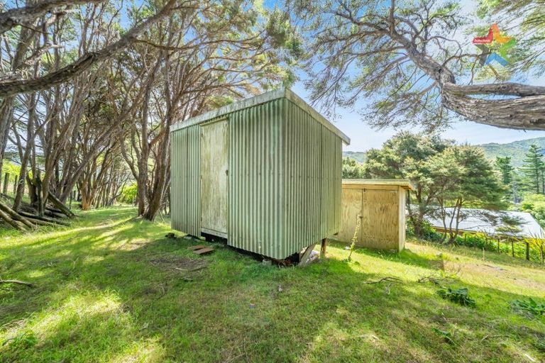 Photo of property in 1119 Coast Road, Wainuiomata Coast, Wainuiomata, 5373