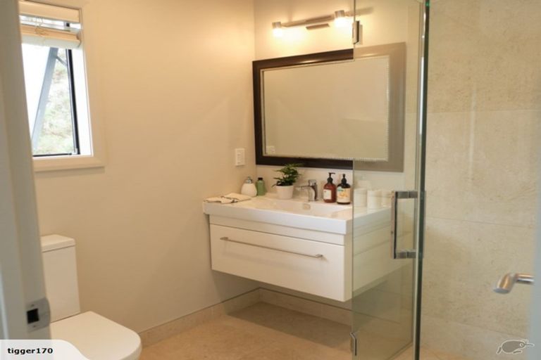 Photo of property in 4 Gavinike Place, Waimauku, 0812