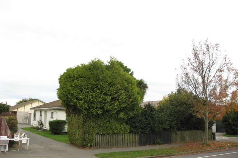 Photo of property in 2/192 Yaldhurst Road, Sockburn, Christchurch, 8042