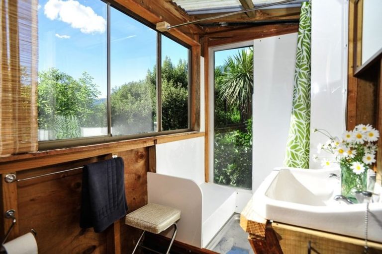 Photo of property in 25 Andersons Road, Charteris Bay, Governors Bay, 8971