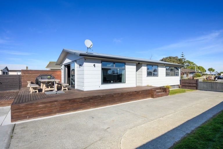 Photo of property in 7 Colonial Place, Kelvin Grove, Palmerston North, 4414