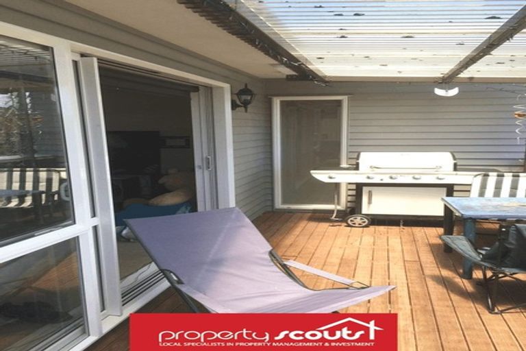 Photo of property in 5a Squirrel Lane, Browns Bay, Auckland, 0630
