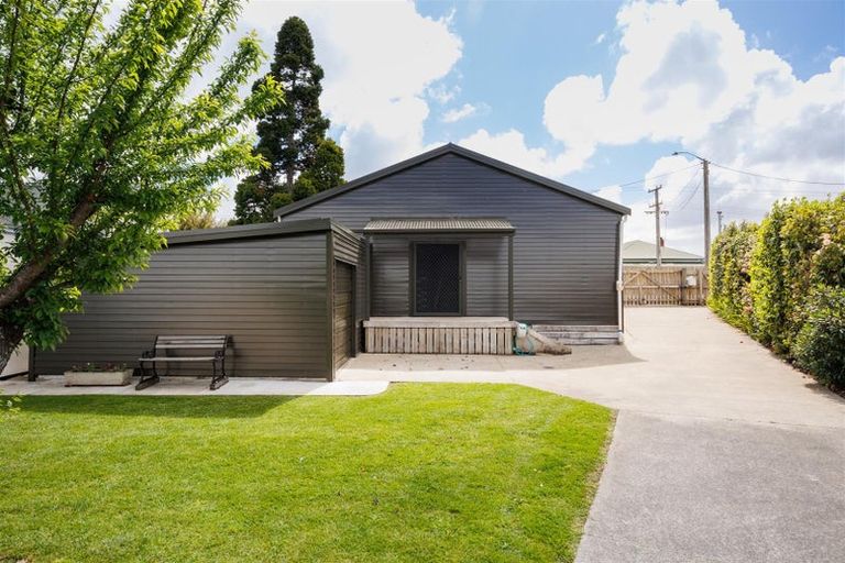 Photo of property in 121/123 High Street, Bulls, 4818