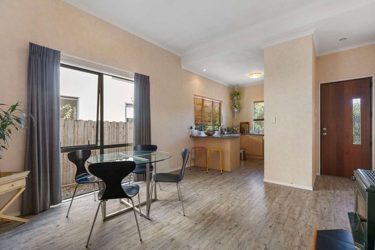 Photo of property in 33 Lazurite Drive, Westgate, Auckland, 0614