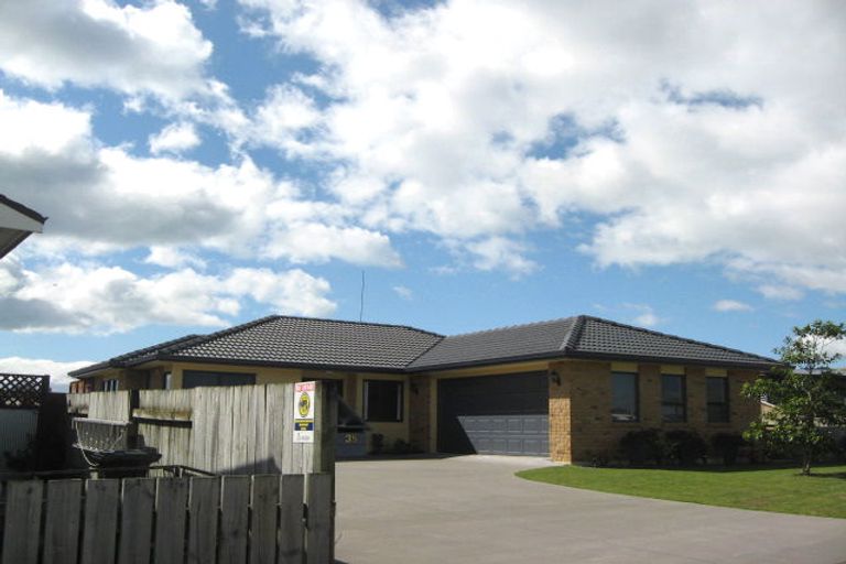 Photo of property in 35 Edgewater Grove, Whakatane, 3120