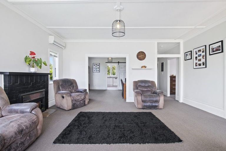 Photo of property in 11 Collingwood Road, Waiuku, 2123