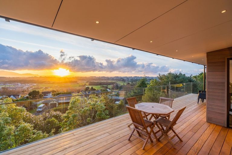 Photo of property in 92 Kotare Street, Waikanae, 5036