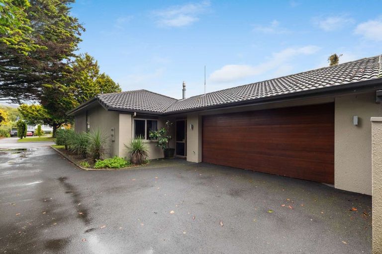 Photo of property in 117a Kawaha Point Road, Kawaha Point, Rotorua, 3010