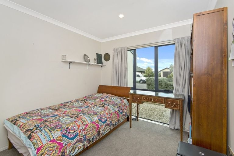 Photo of property in 3 Saint Clair Close, Harewood, Christchurch, 8051