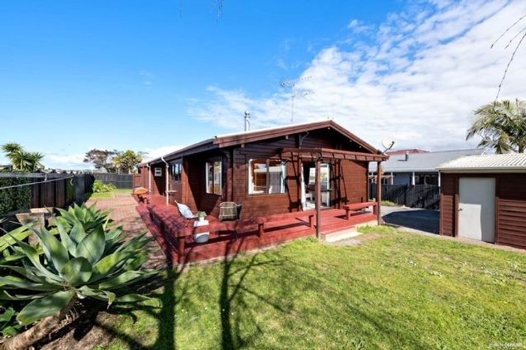 Photo of property in 123 Botany Road, Botany Downs, Auckland, 2010