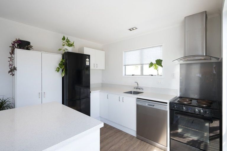 Photo of property in 49 Queens Avenue, Waikuku Beach, 7402