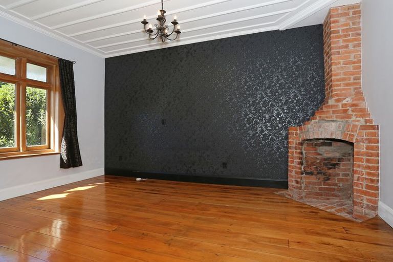 Photo of property in 390 Featherston Street, Palmerston North, 4414