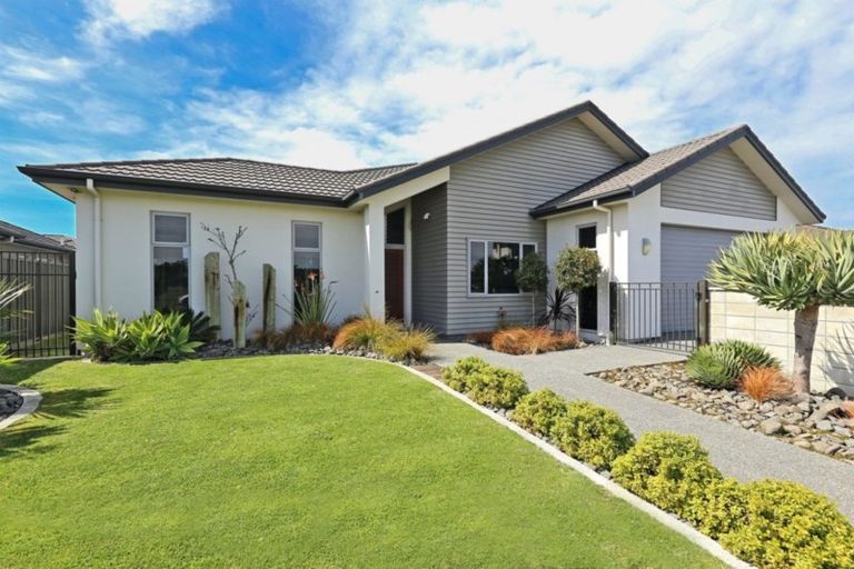 Photo of property in 14 Orotu Drive, Poraiti, Napier, 4112