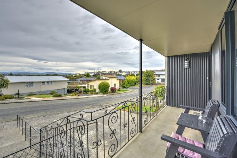 Photo of property in 1 Aotea Crescent, Gore, 9710