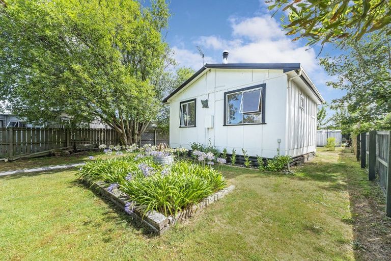 Photo of property in 16 Broadway Avenue, Waikuku Beach, 7473