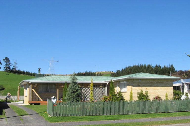 Photo of property in 23 Blundell Place, Huntly, 3700
