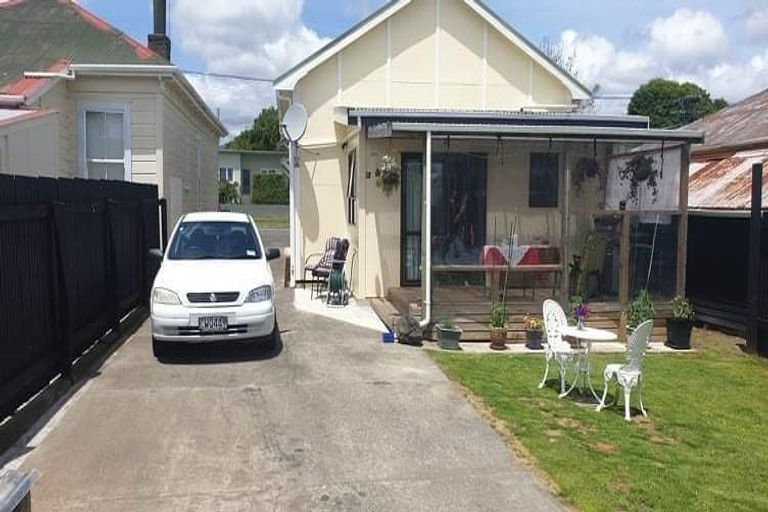 Photo of property in 137 Cambridge Street, Levin, 5510