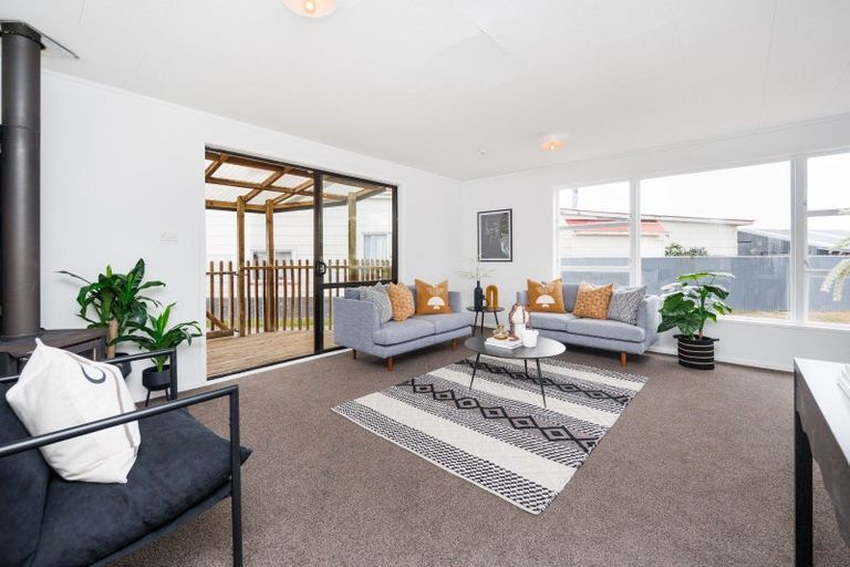 Photo of property in 78 Willoughby Street, Halcombe, Feilding, 4779