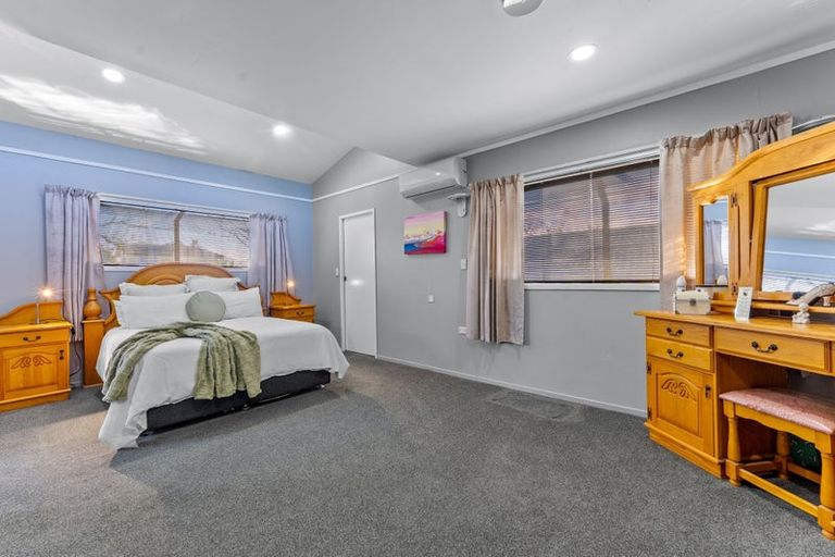 Photo of property in 34 Spinnaker Drive, Te Atatu Peninsula, Auckland, 0610