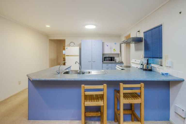 Photo of property in 6a Sheriff Place, Randwick Park, Auckland, 2105