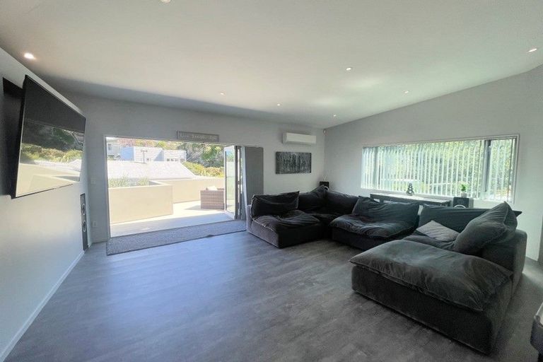 Photo of property in 1 Airlie Road, Plimmerton, Porirua, 5026