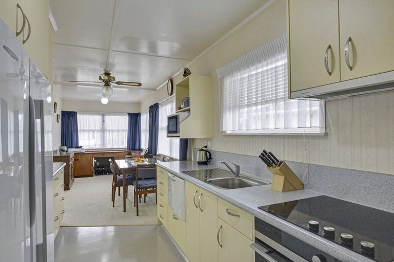 Photo of property in 11 Fairbrother Street, Carterton, 5713