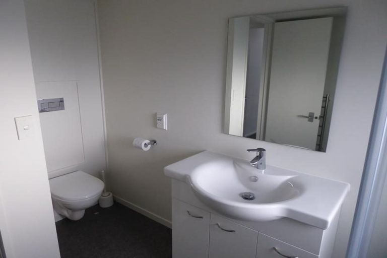 Photo of property in 2/80 Hobson Street, Thorndon, Wellington, 6011