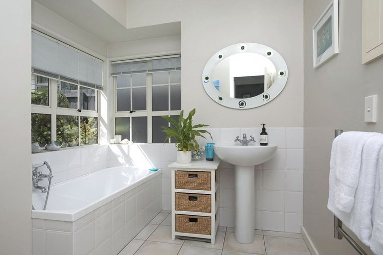 Photo of property in 108 Clyde Road, Ilam, Christchurch, 8041