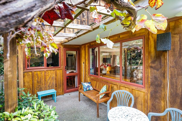 Photo of property in 220 Valley Views, Fitzherbert, Palmerston North, 4472