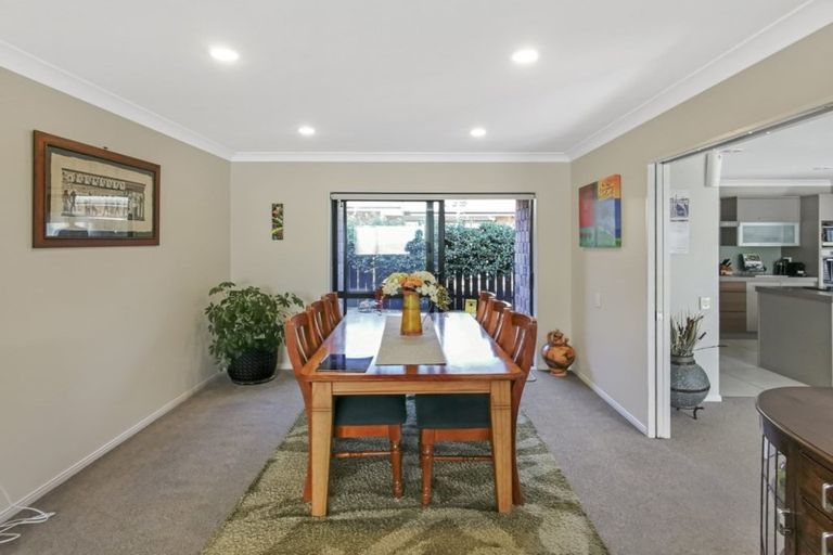 Photo of property in 21 Bellshill Close, Wattle Downs, Auckland, 2103