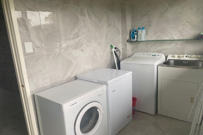 Photo of property in 2/35 Bramley Drive, Farm Cove, Auckland, 2012