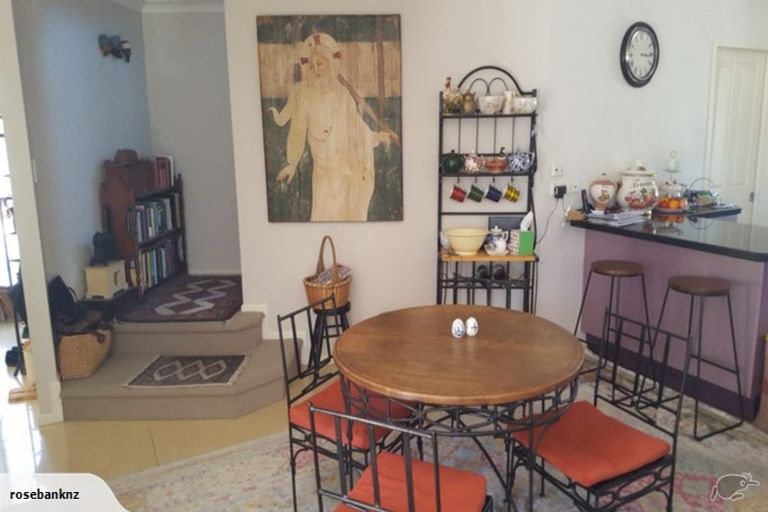 Photo of property in 102 York Avenue, Greenmeadows, Napier, 4112