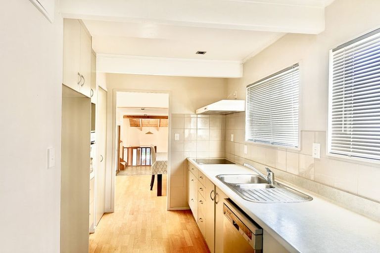 Photo of property in 2a Sirius Place, Botany Downs, Auckland, 2010
