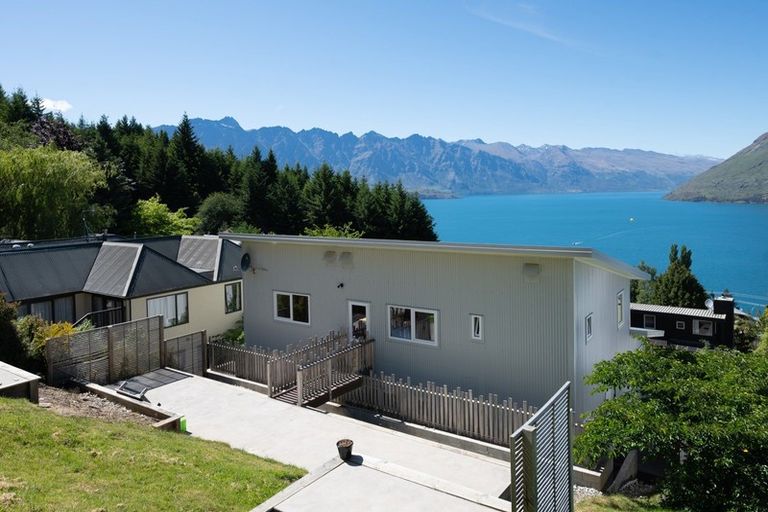 Photo of property in 9 Cameron Place, Fernhill, Queenstown, 9300