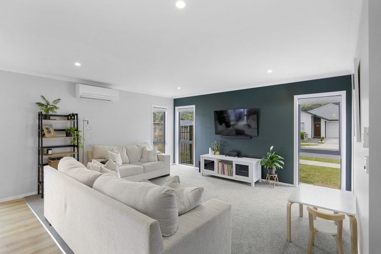 Photo of property in 6 Te Ara O Roimata, Wainuiomata, Lower Hutt, 5014