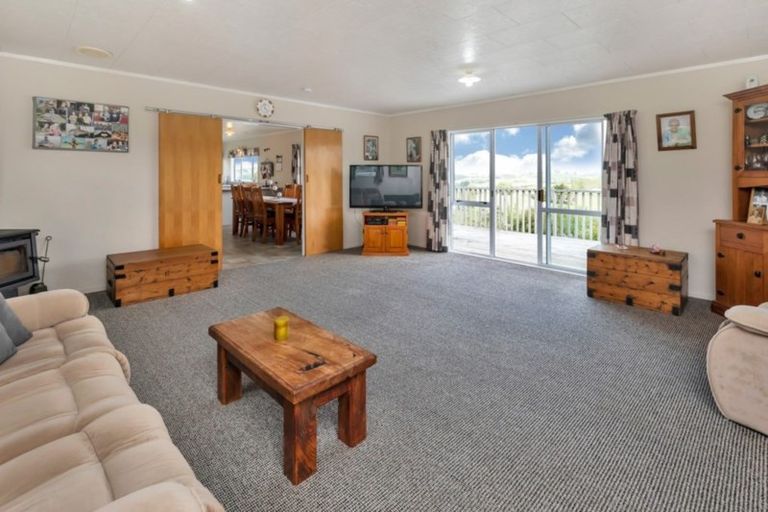 Photo of property in 18 Marohemo Road, Maungaturoto, 0583