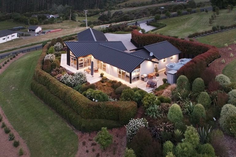 Photo of property in 12 Bridle Way, Hunua, Papakura, 2583