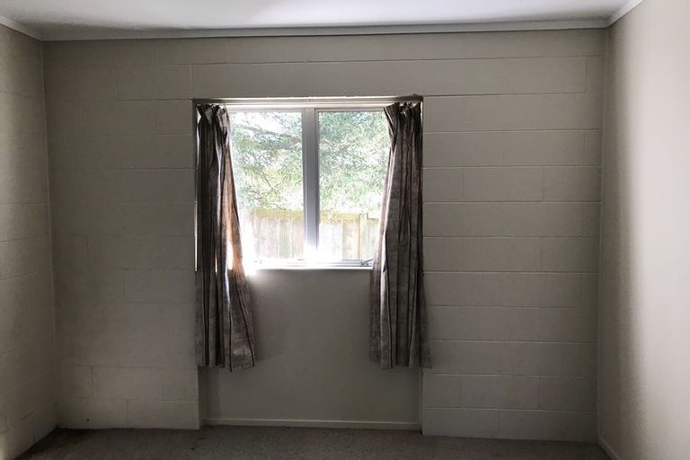 Photo of property in 2/60 Clayburn Road, Glen Eden, Auckland, 0602